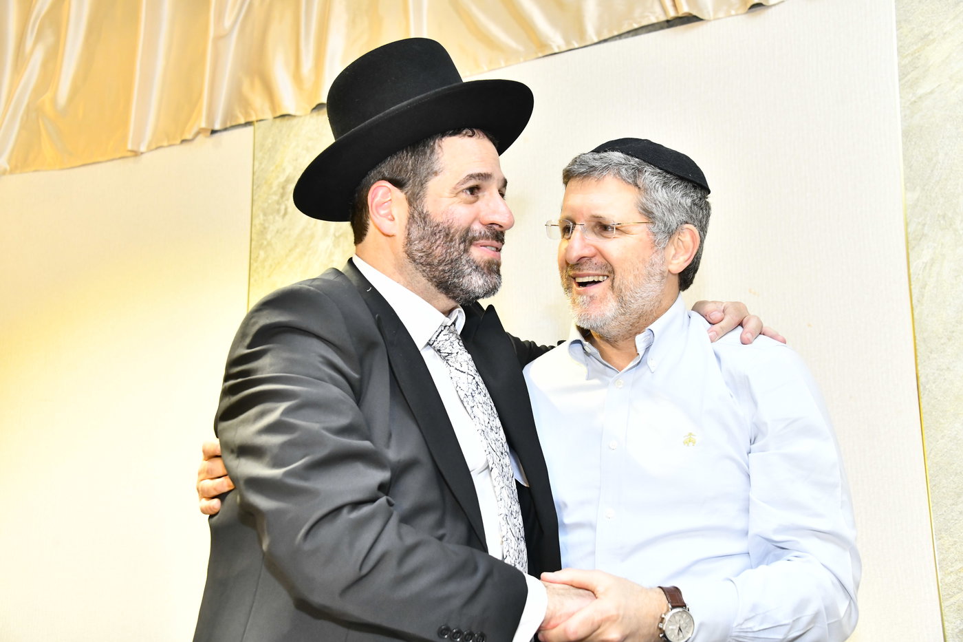 שמחת נישואי בתו של מנחם שפירא