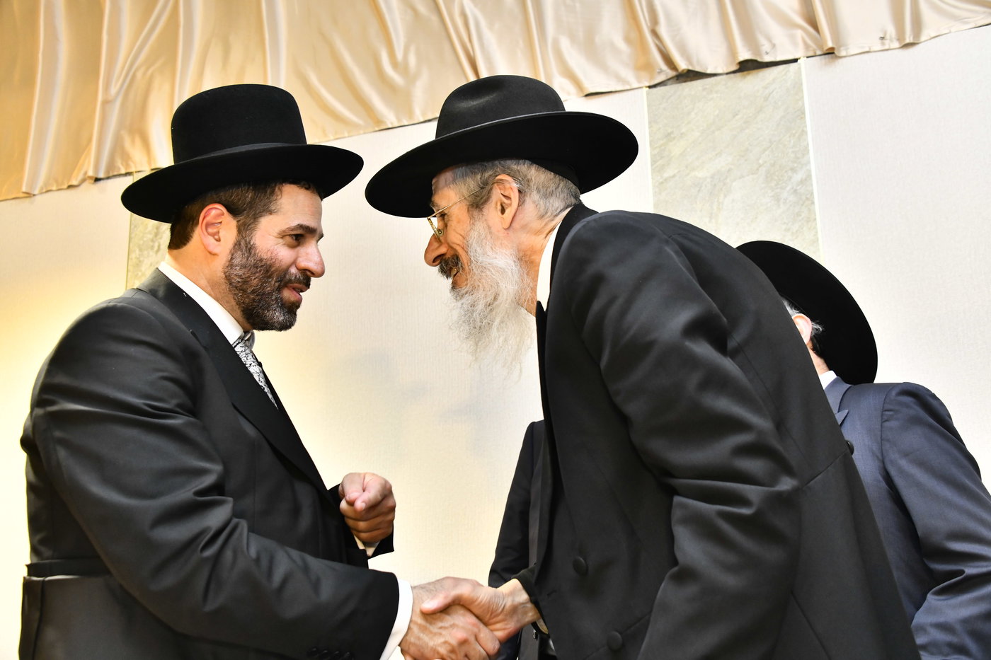 שמחת נישואי בתו של מנחם שפירא