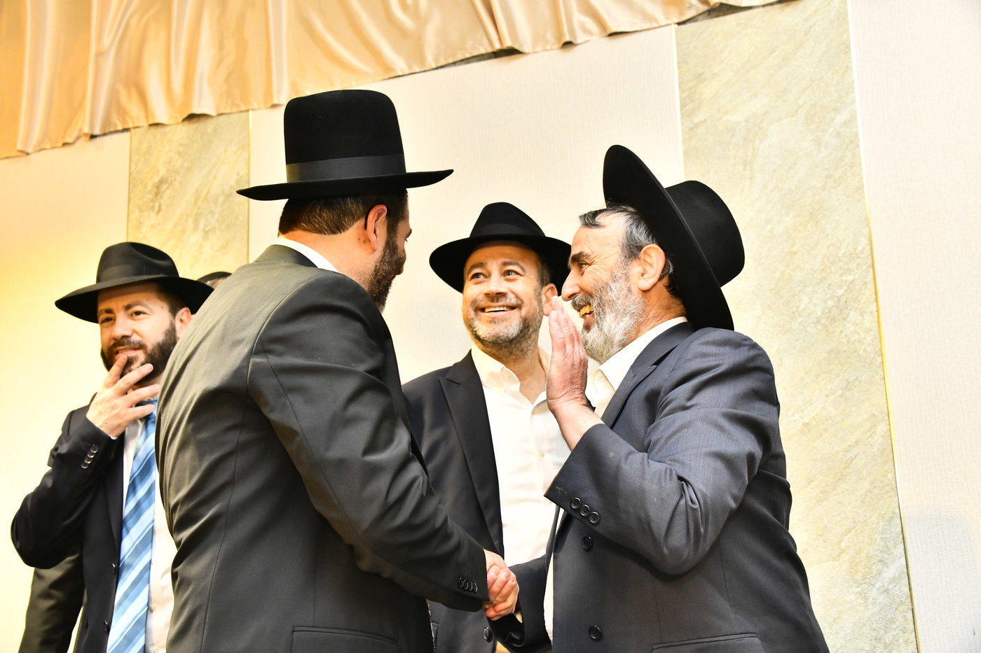 שמחת נישואי בתו של מנחם שפירא