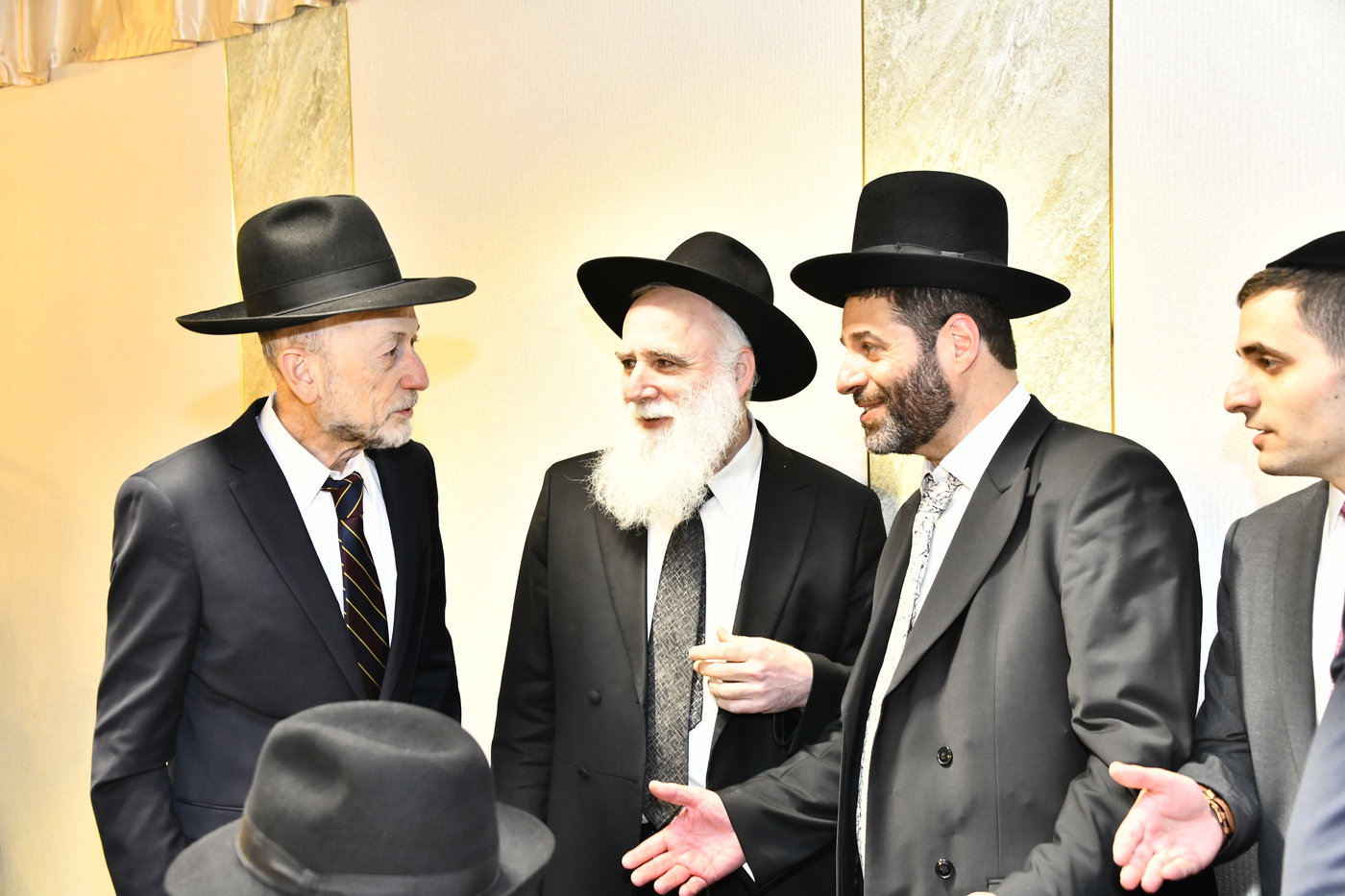 שמחת נישואי בתו של מנחם שפירא