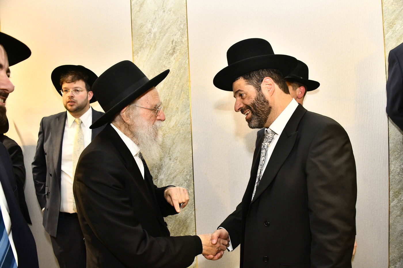 שמחת נישואי בתו של מנחם שפירא