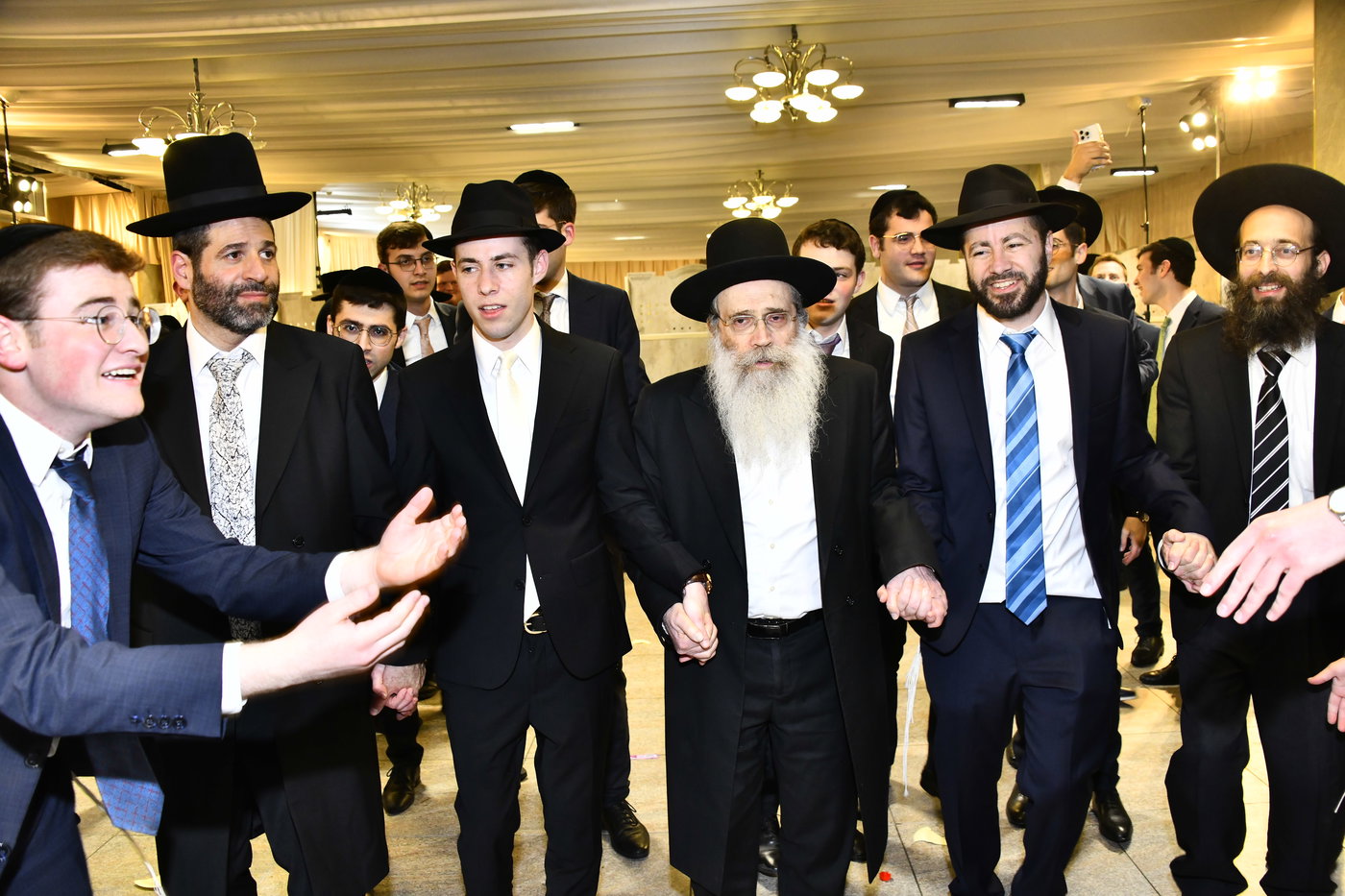 שמחת נישואי בתו של מנחם שפירא