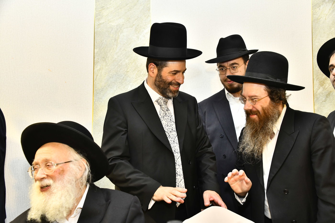 שמחת נישואי בתו של מנחם שפירא