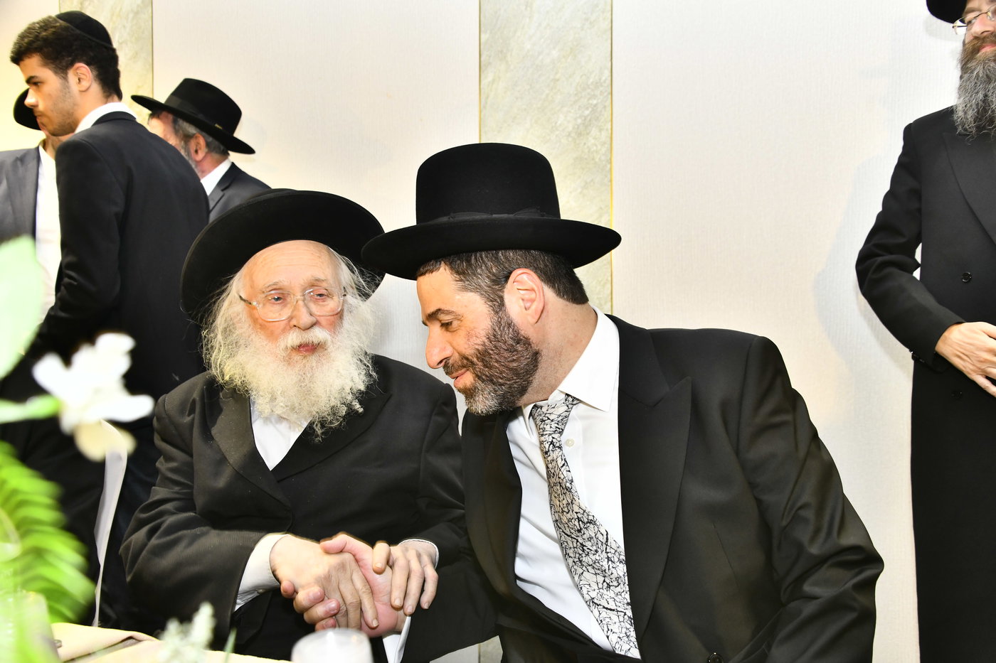 שמחת נישואי בתו של מנחם שפירא