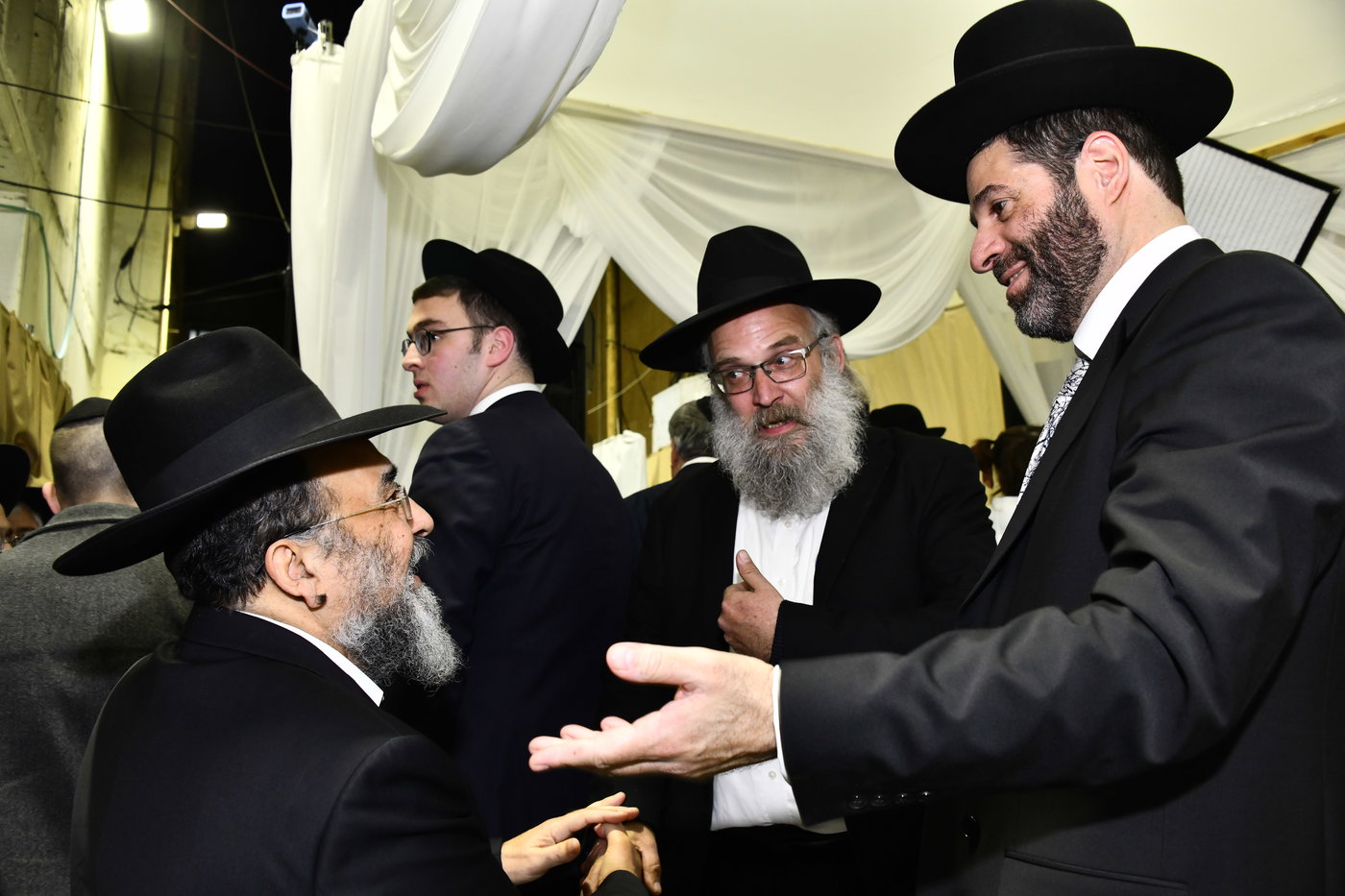 שמחת נישואי בתו של מנחם שפירא