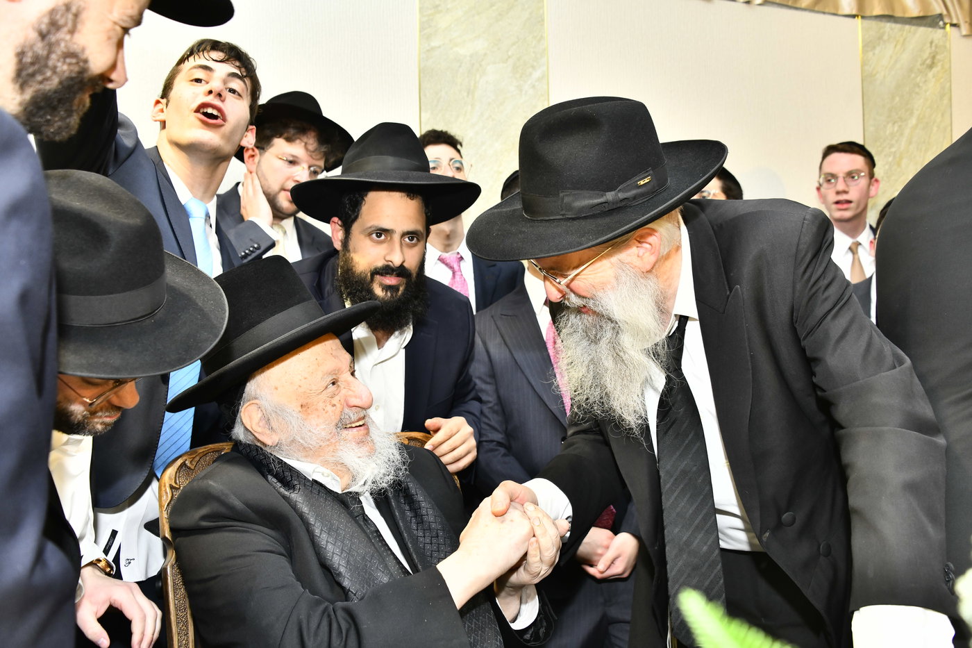 שמחת נישואי בתו של מנחם שפירא