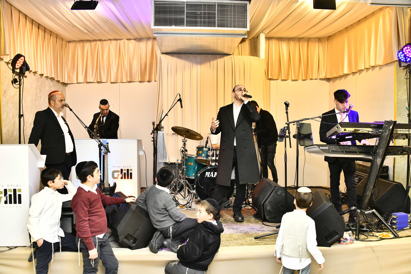 שמחת נישואי בתו של מנחם שפירא