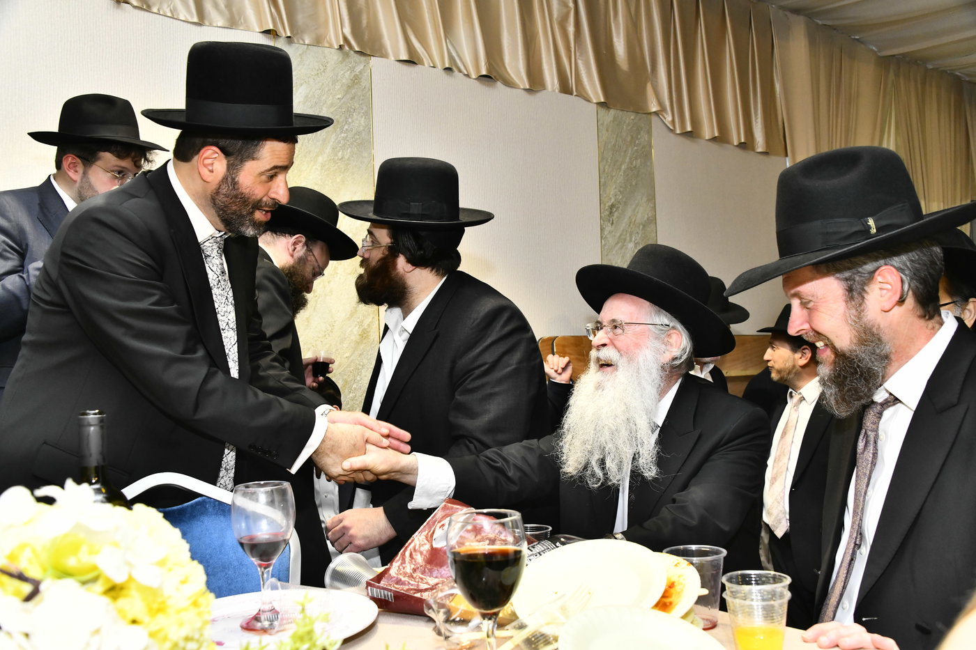 שמחת נישואי בתו של מנחם שפירא