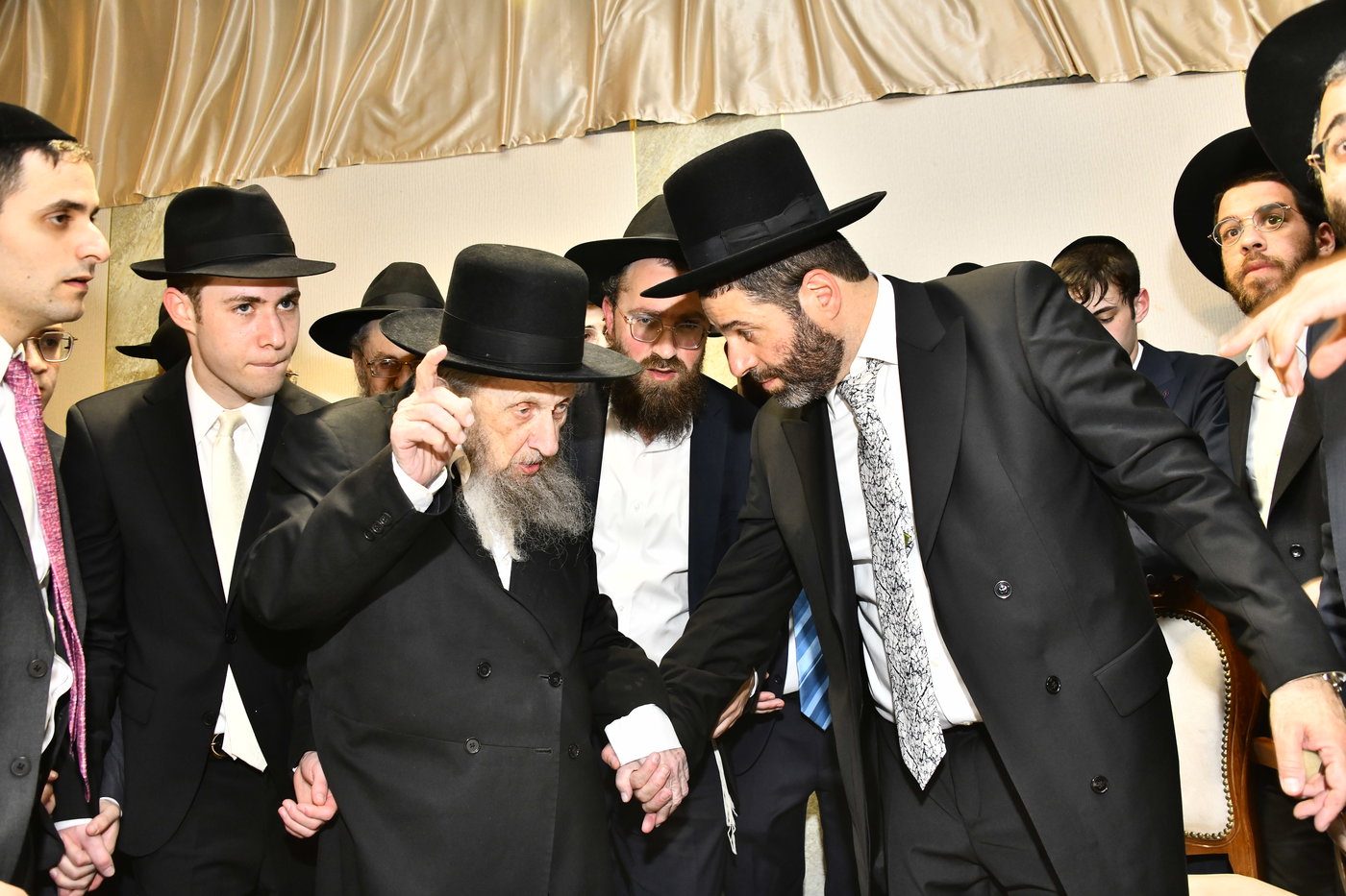 שמחת נישואי בתו של מנחם שפירא