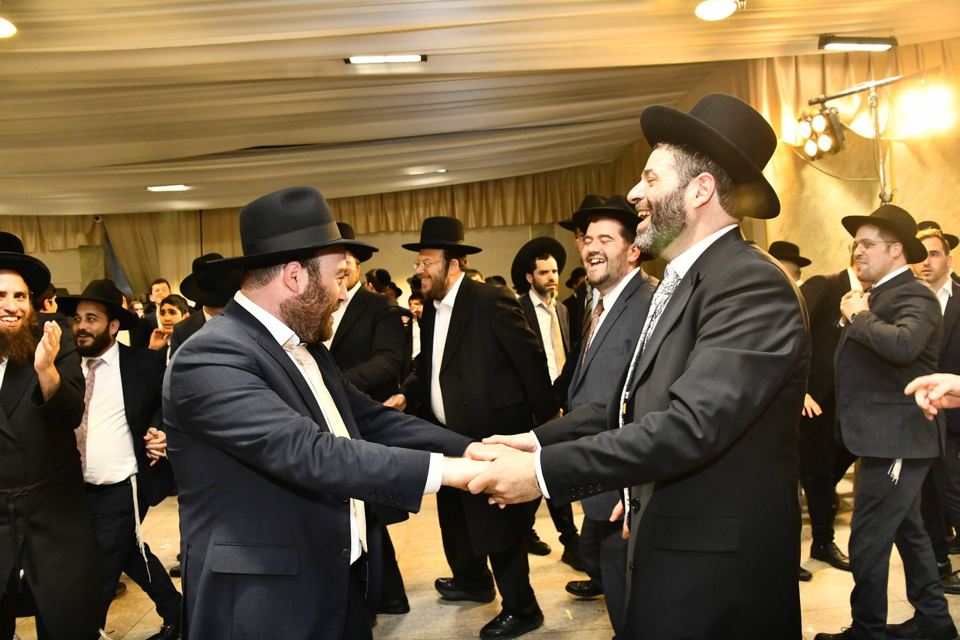 שמחת נישואי בתו של מנחם שפירא