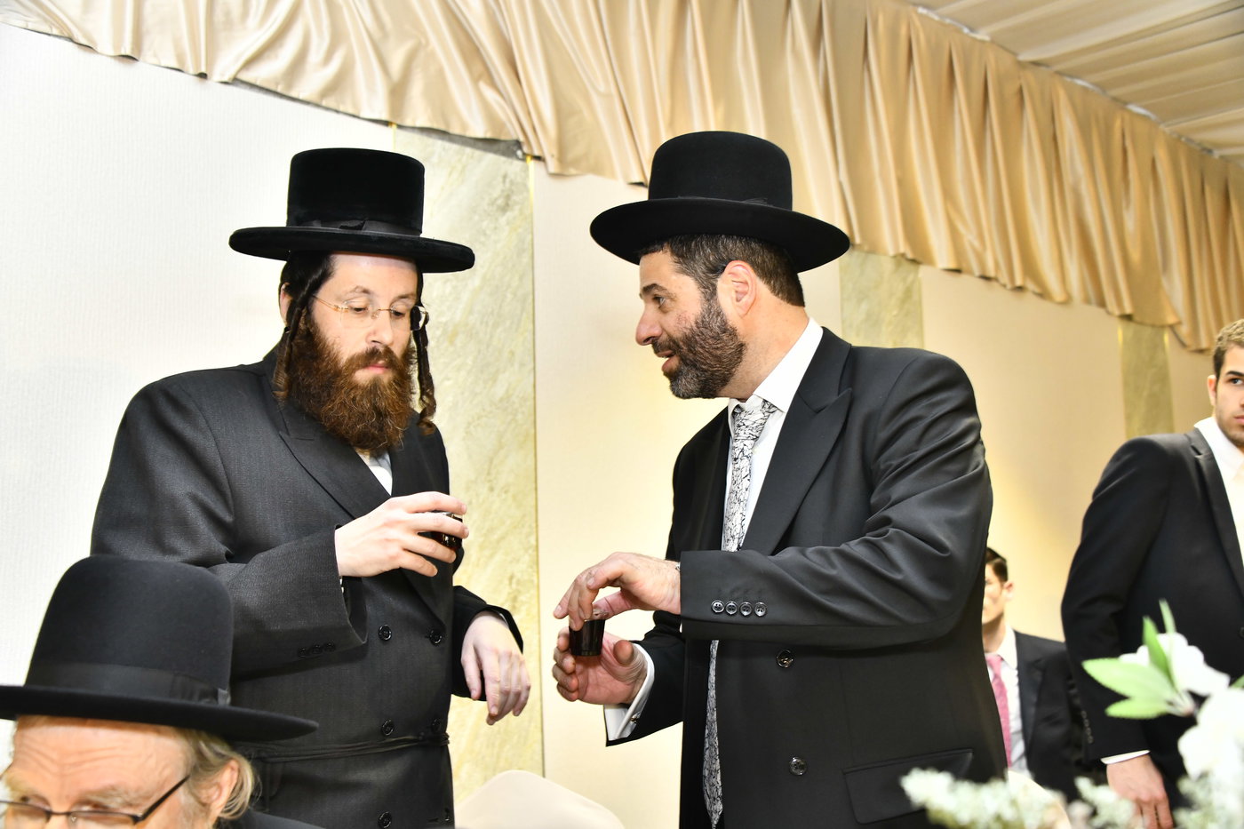 שמחת נישואי בתו של מנחם שפירא