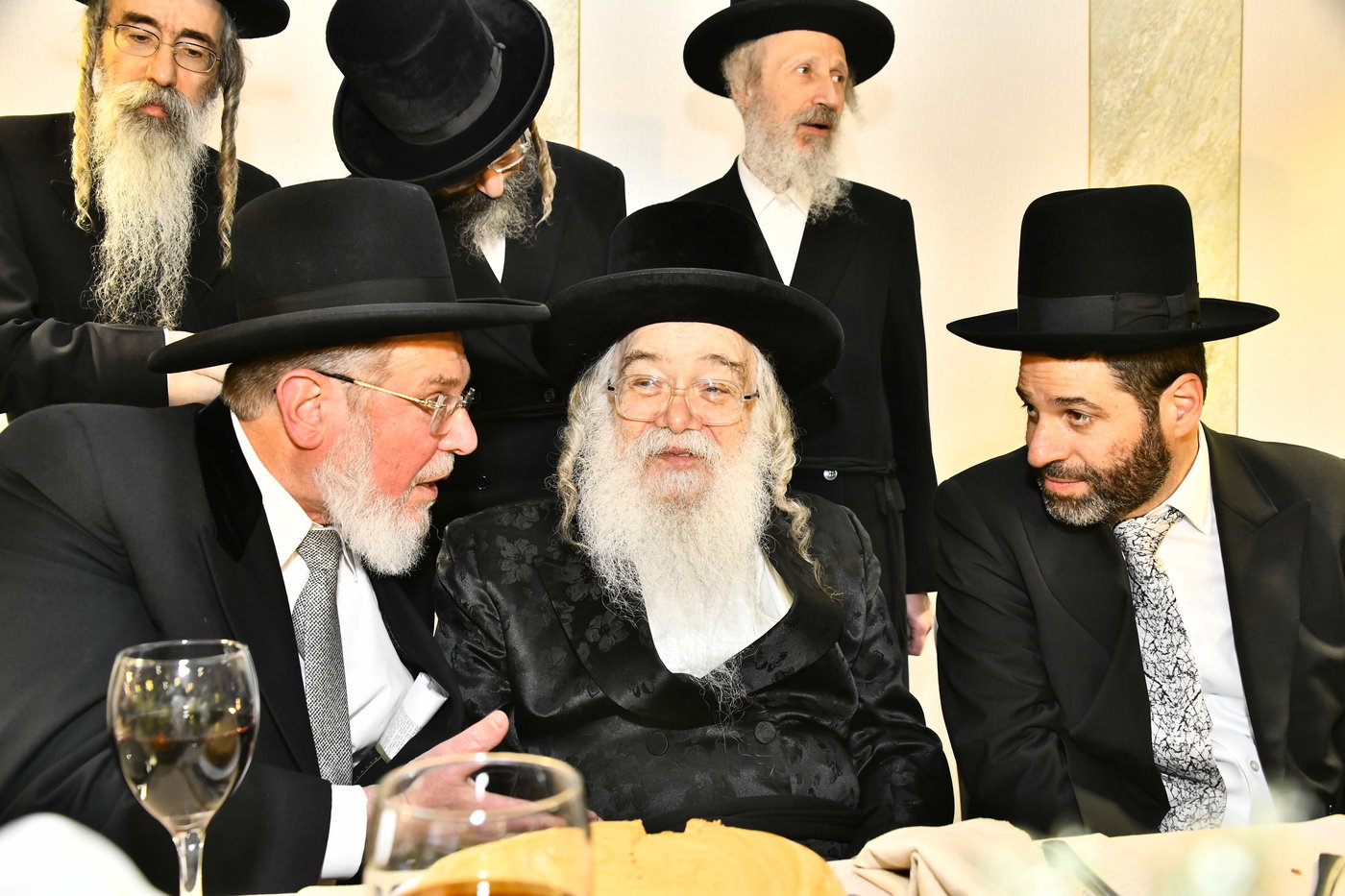 שמחת נישואי בתו של מנחם שפירא