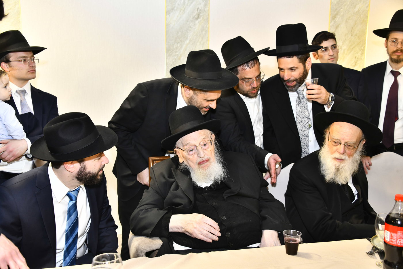 שמחת נישואי בתו של מנחם שפירא