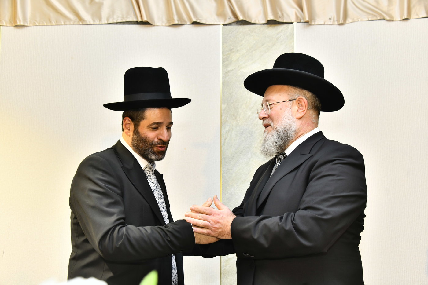 שמחת נישואי בתו של מנחם שפירא