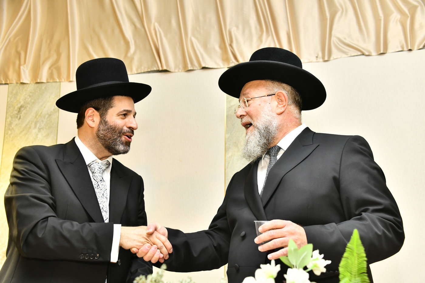 שמחת נישואי בתו של מנחם שפירא