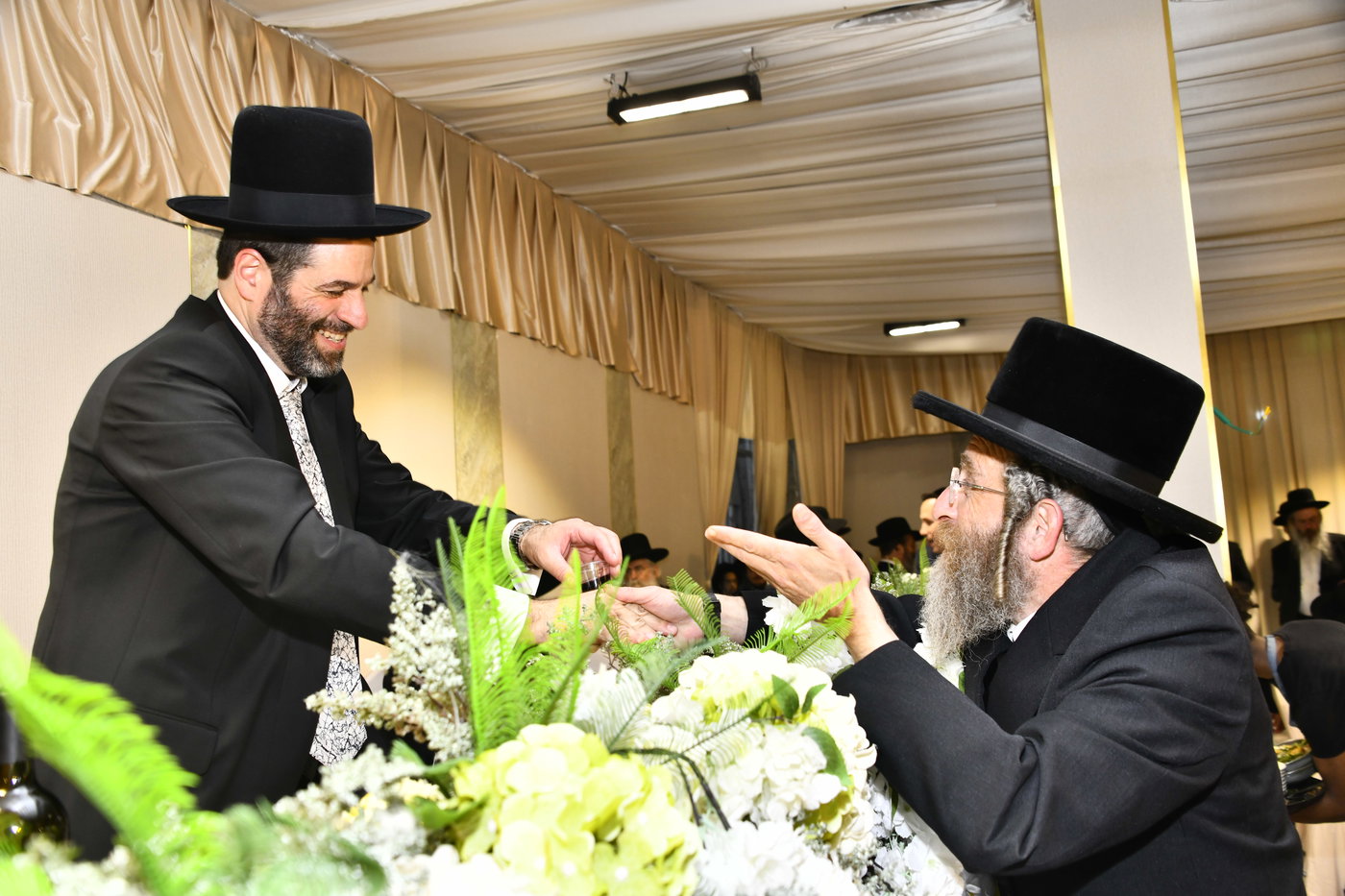 שמחת נישואי בתו של מנחם שפירא