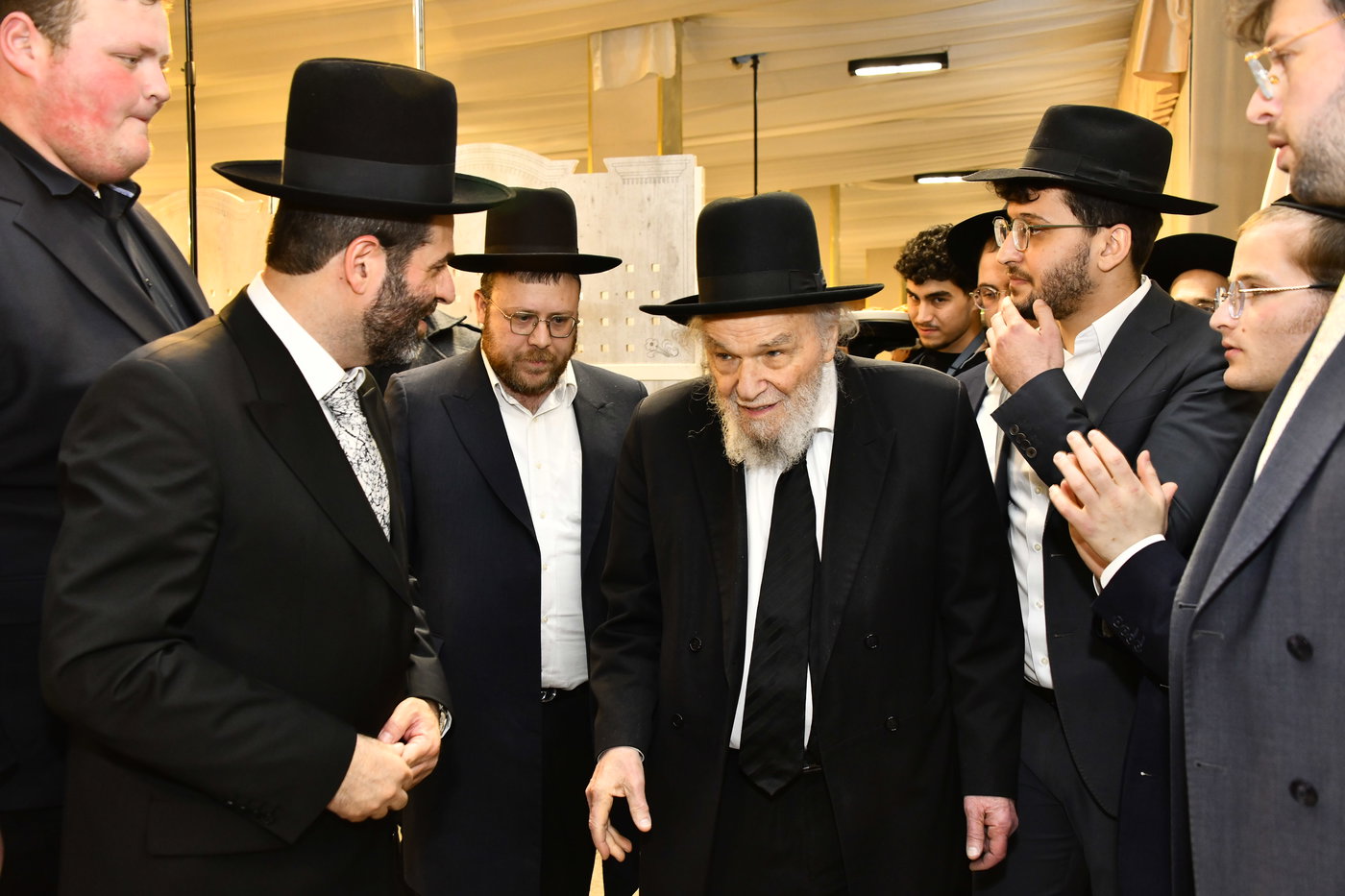 שמחת נישואי בתו של מנחם שפירא