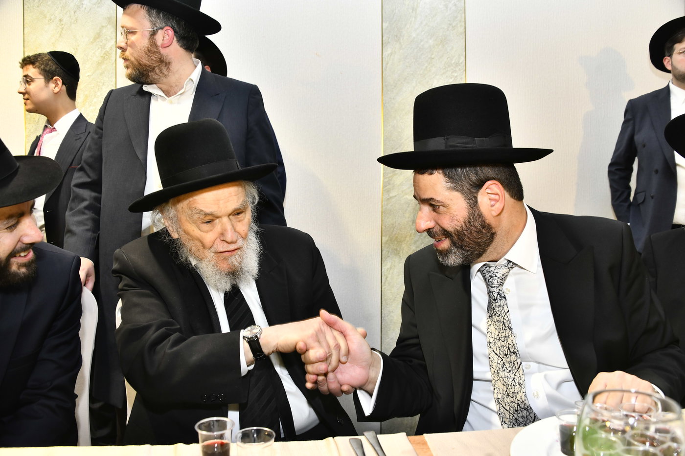 שמחת נישואי בתו של מנחם שפירא