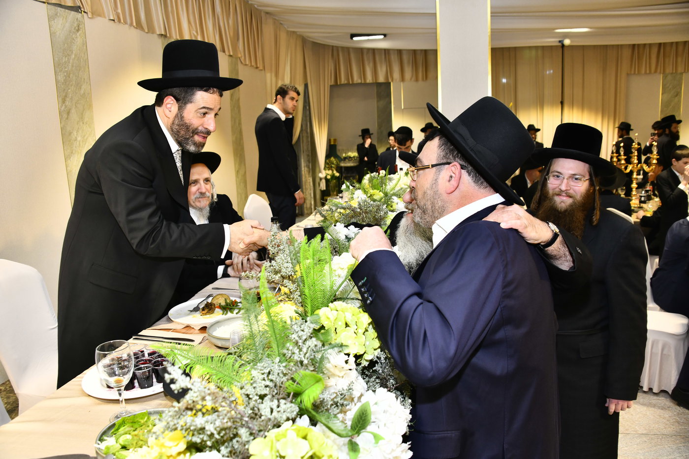 שמחת נישואי בתו של מנחם שפירא