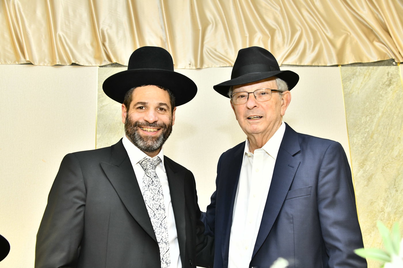 שמחת נישואי בתו של מנחם שפירא