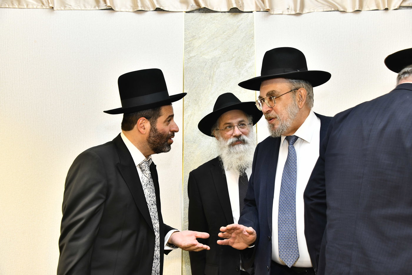 שמחת נישואי בתו של מנחם שפירא