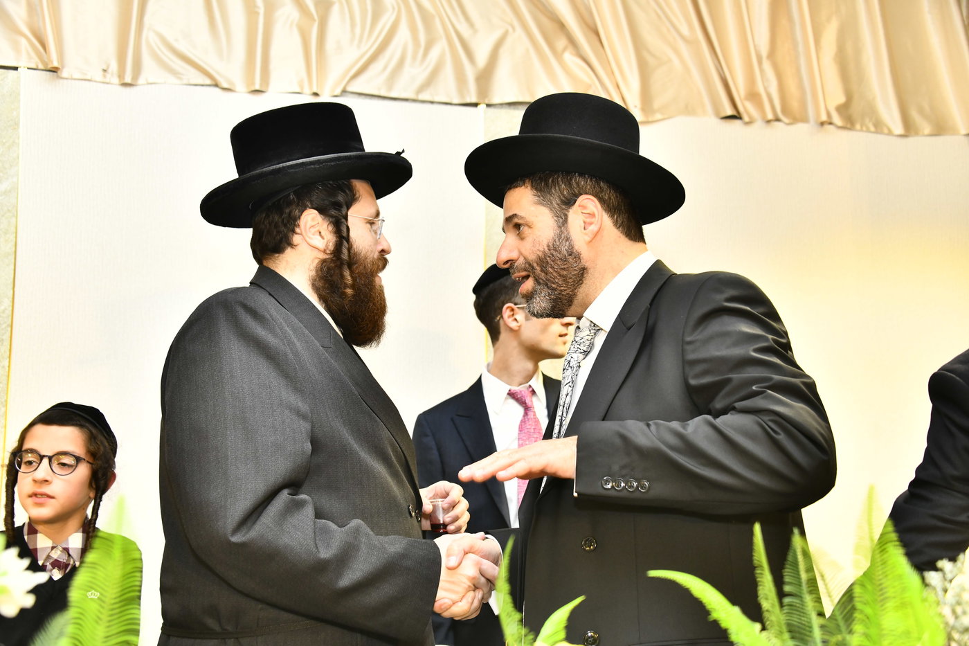 שמחת נישואי בתו של מנחם שפירא