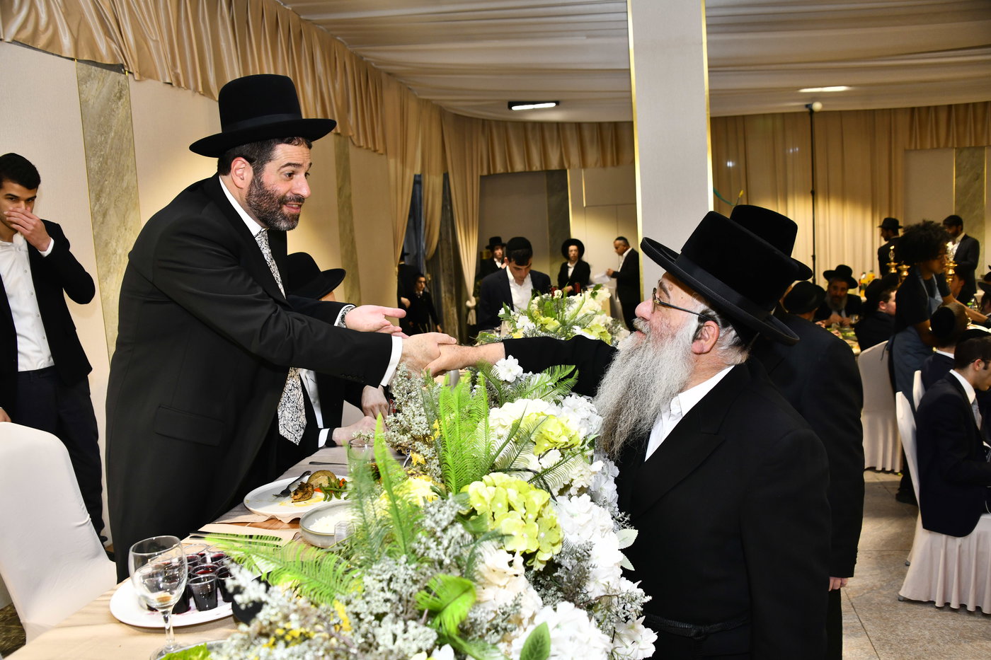 שמחת נישואי בתו של מנחם שפירא