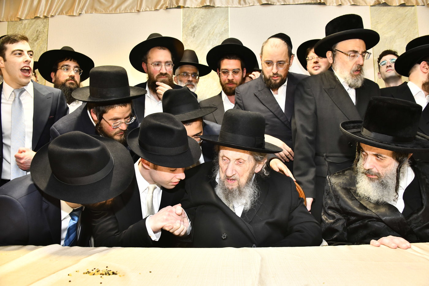 שמחת נישואי בתו של מנחם שפירא