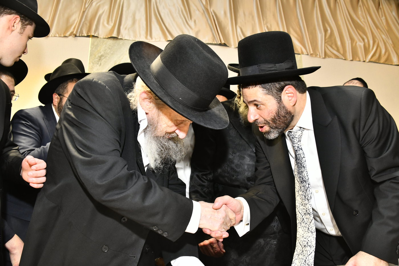 שמחת נישואי בתו של מנחם שפירא