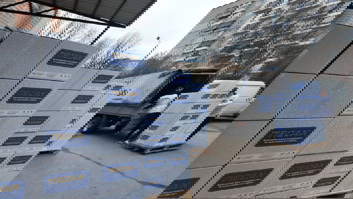 על קופסאות מיוחדות: הפתקים והמסרים של הילדים לחיילים בחזית