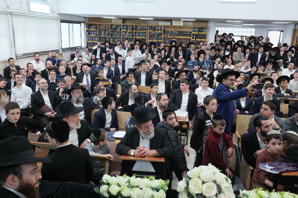 הגר"י זילברשטיין בביקור חיזוק ברחובות