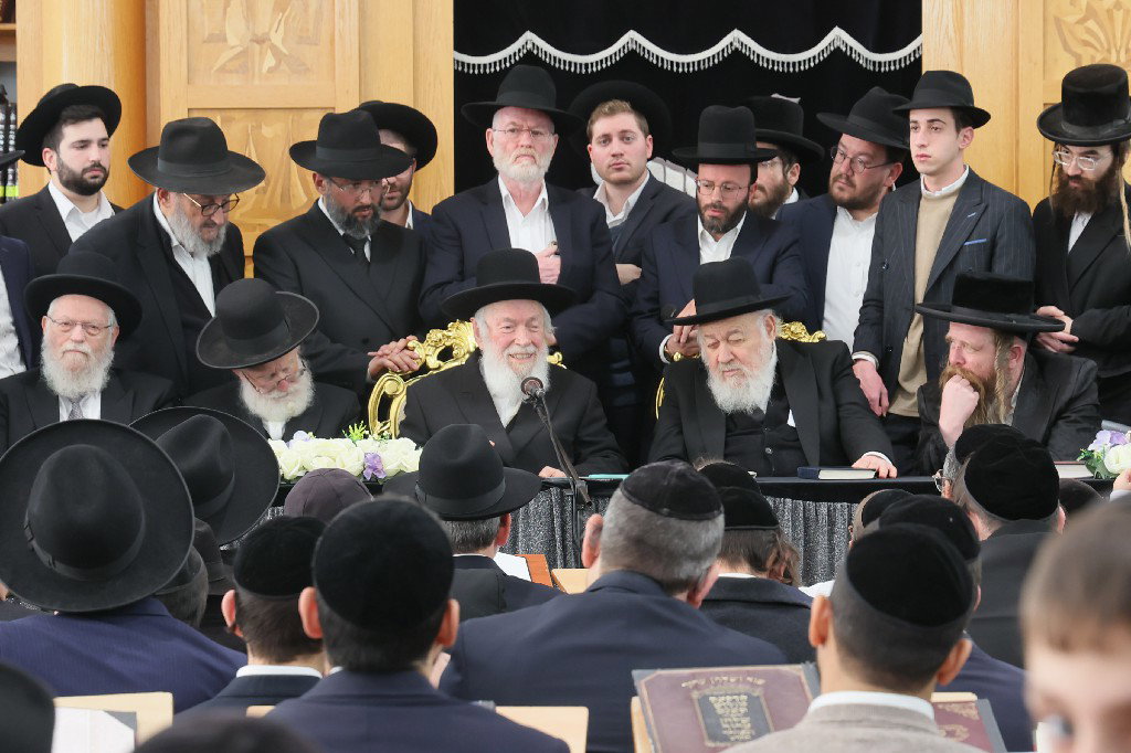 הגר"י זילברשטיין בביקור חיזוק ברחובות