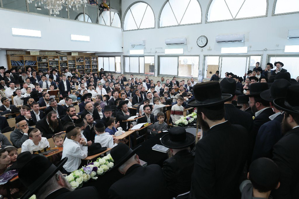 הגר"י זילברשטיין בביקור חיזוק ברחובות