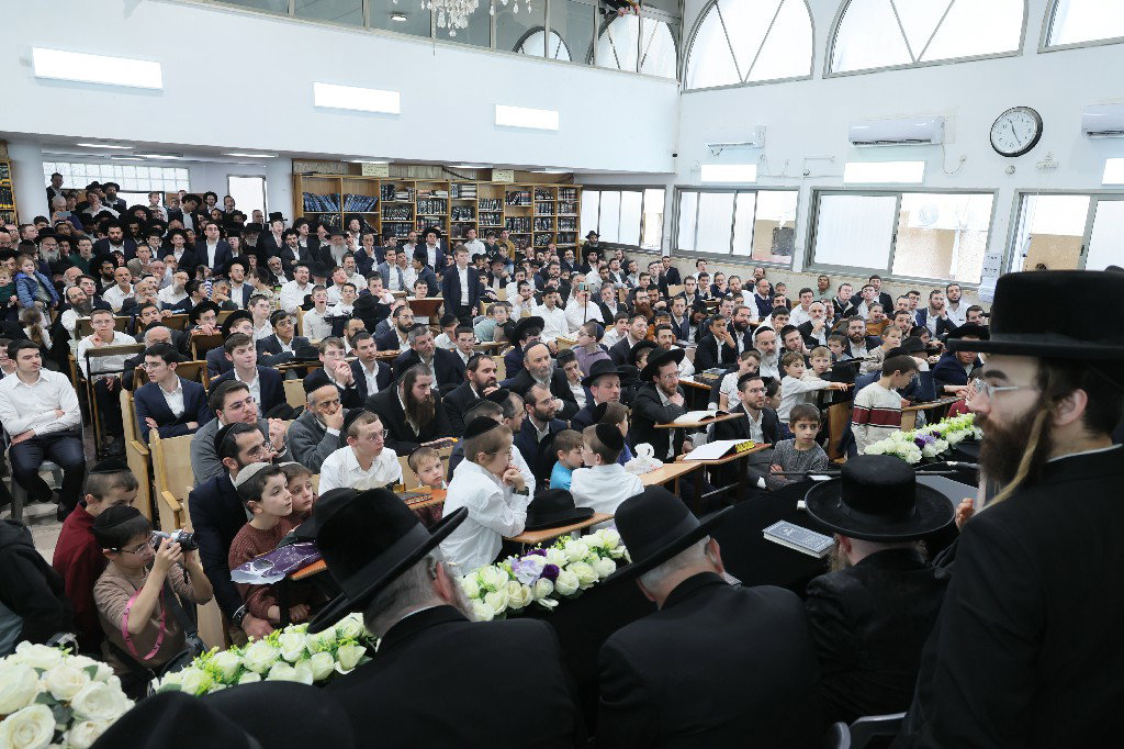 הגר"י זילברשטיין בביקור חיזוק ברחובות