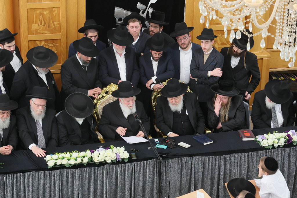 הגר"י זילברשטיין בביקור חיזוק ברחובות