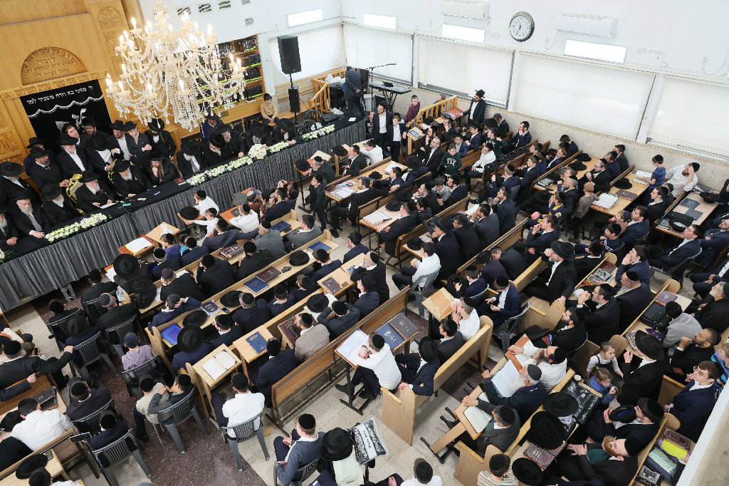 הגר"י זילברשטיין בביקור חיזוק ברחובות