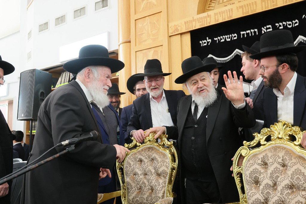 הגר"י זילברשטיין בביקור חיזוק ברחובות