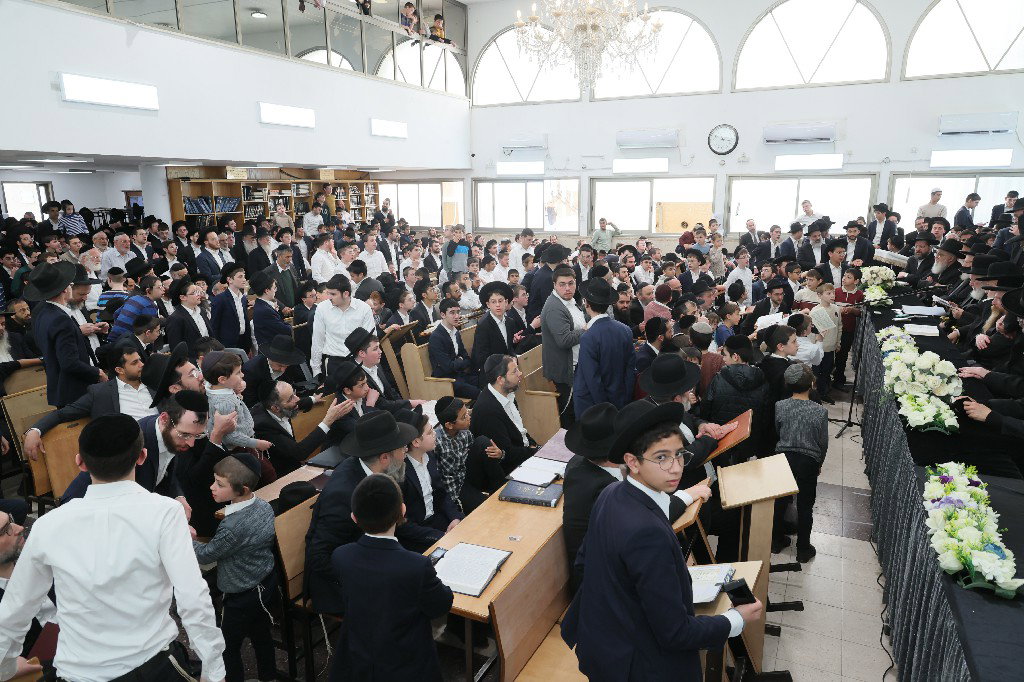 הגר"י זילברשטיין בביקור חיזוק ברחובות