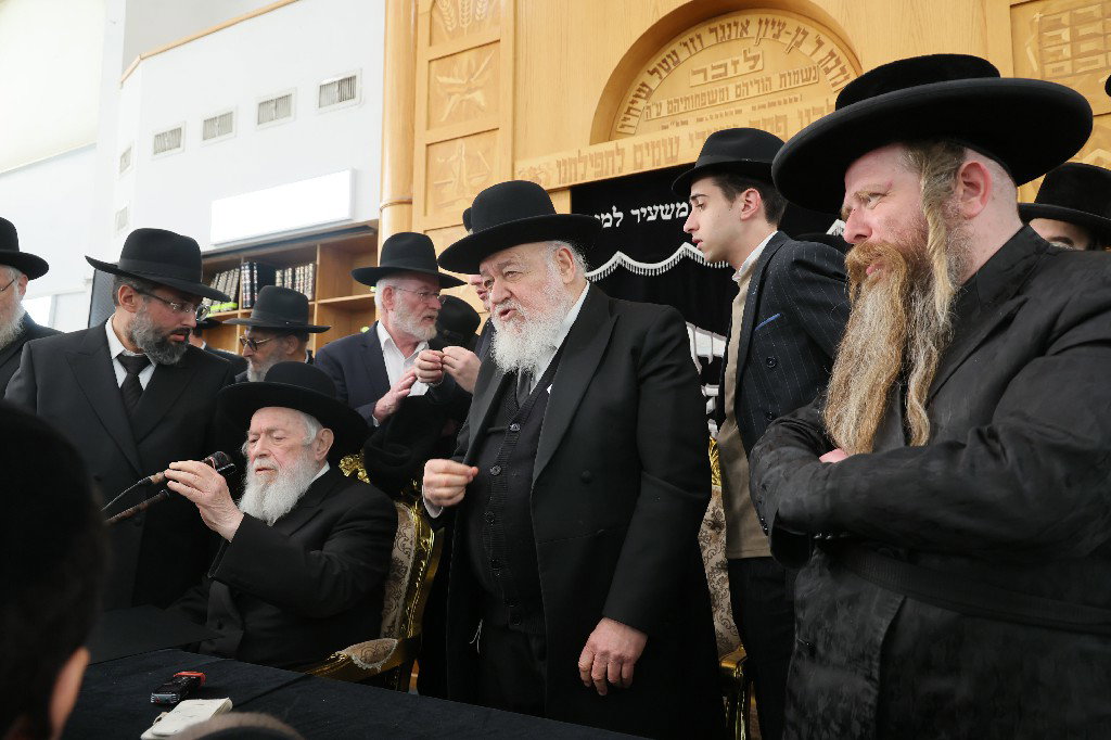 הגר"י זילברשטיין בביקור חיזוק ברחובות