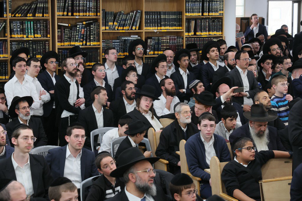 הגר"י זילברשטיין בביקור חיזוק ברחובות