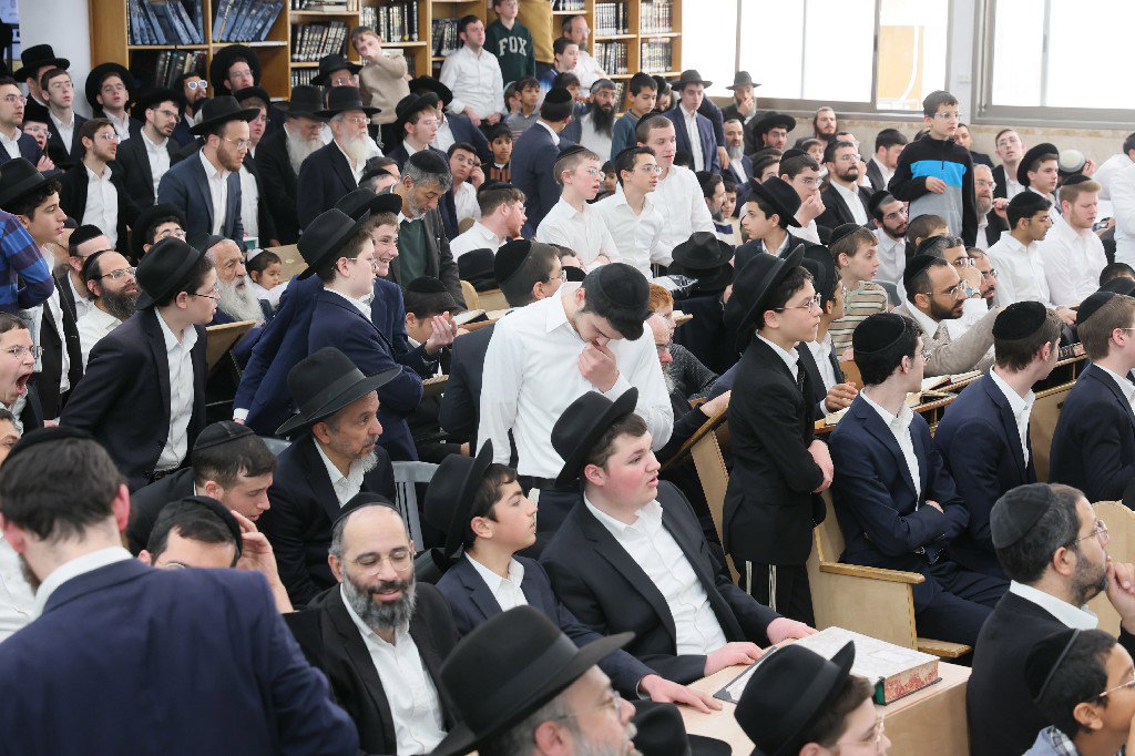 הגר"י זילברשטיין בביקור חיזוק ברחובות