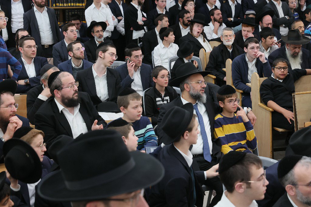 הגר"י זילברשטיין בביקור חיזוק ברחובות