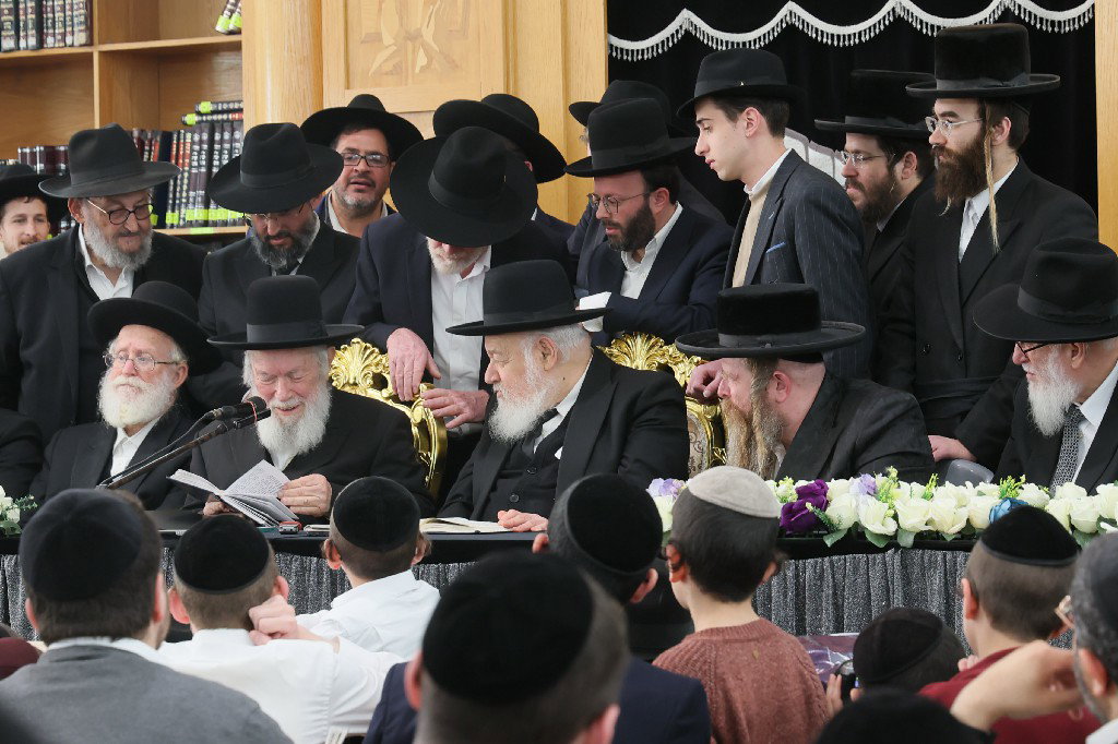 הגר"י זילברשטיין בביקור חיזוק ברחובות