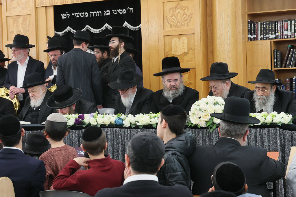 הגר"י זילברשטיין בביקור חיזוק ברחובות