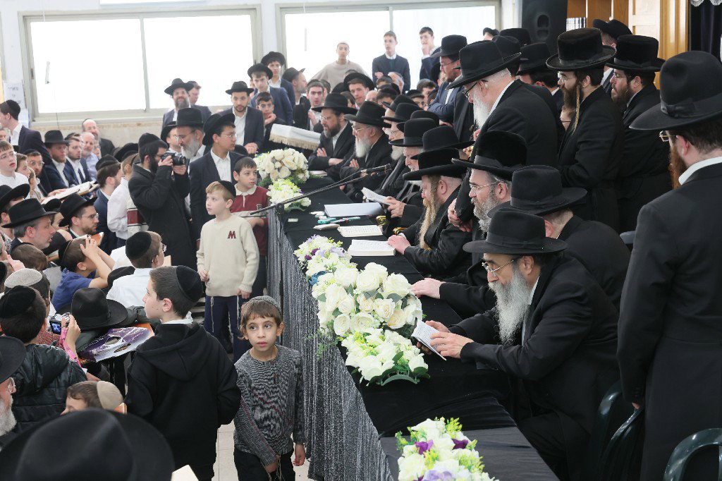 הגר"י זילברשטיין בביקור חיזוק ברחובות