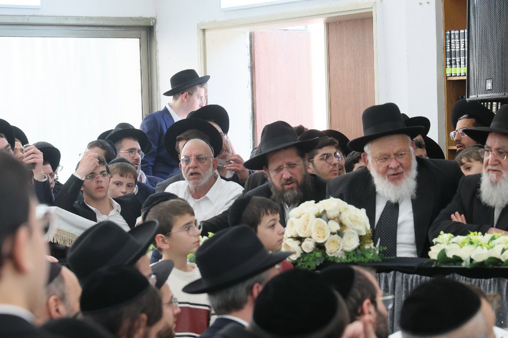 הגר"י זילברשטיין בביקור חיזוק ברחובות