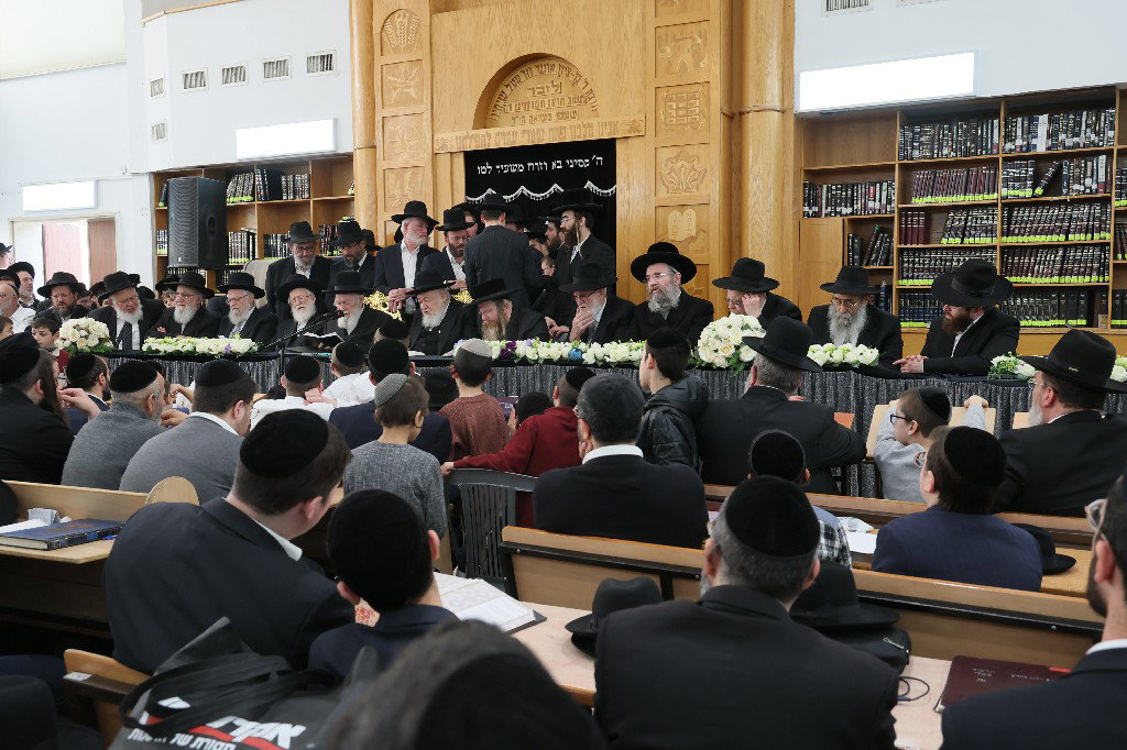 הגר"י זילברשטיין בביקור חיזוק ברחובות