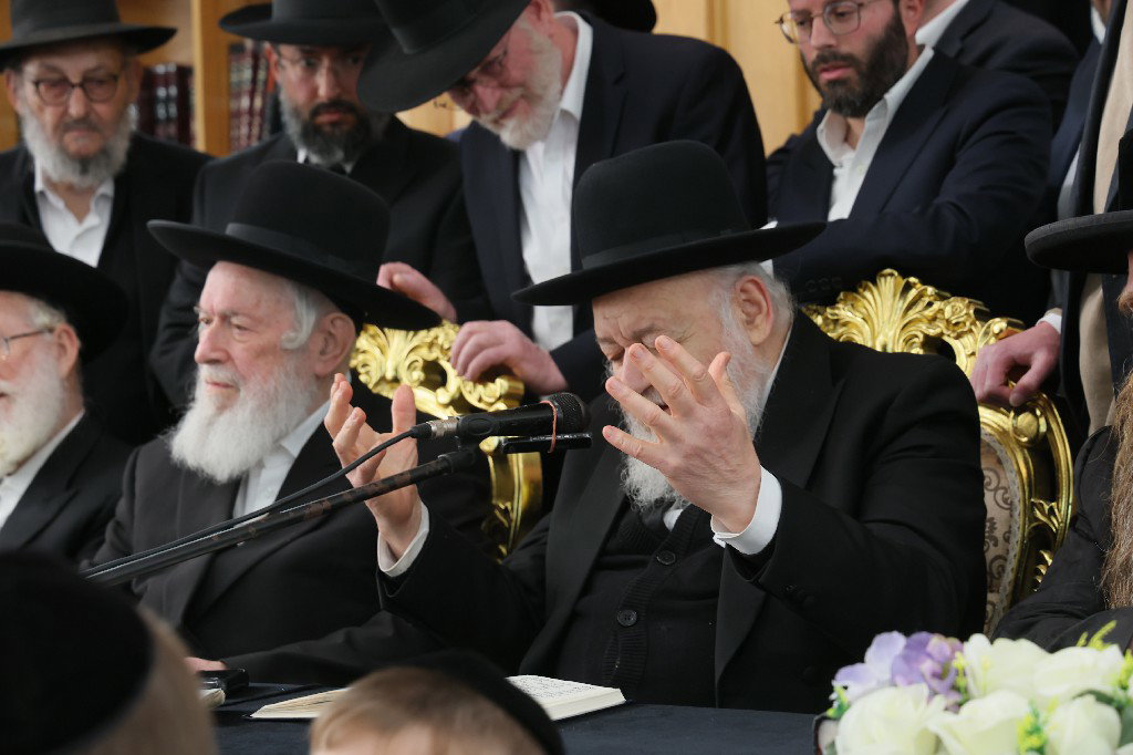 הגר"י זילברשטיין בביקור חיזוק ברחובות