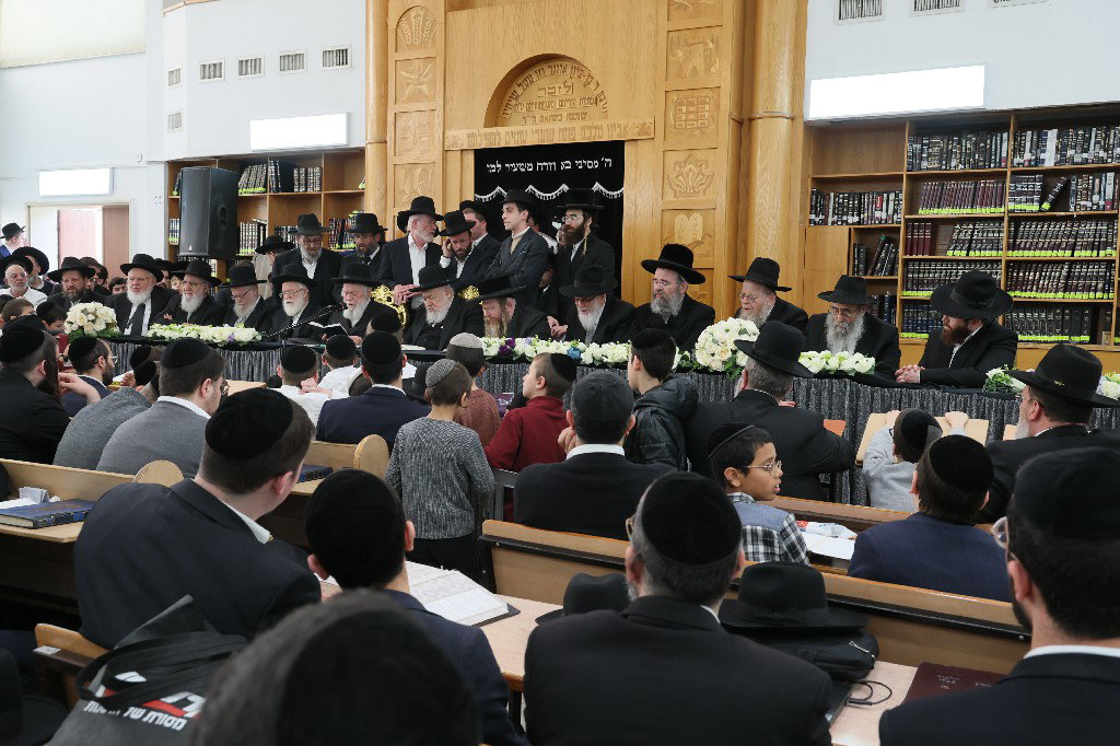 הגר"י זילברשטיין בביקור חיזוק ברחובות