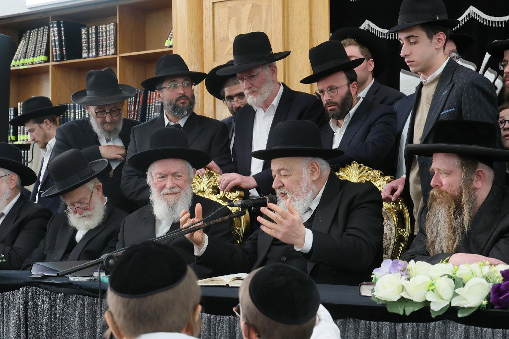 הגר"י זילברשטיין בביקור חיזוק ברחובות